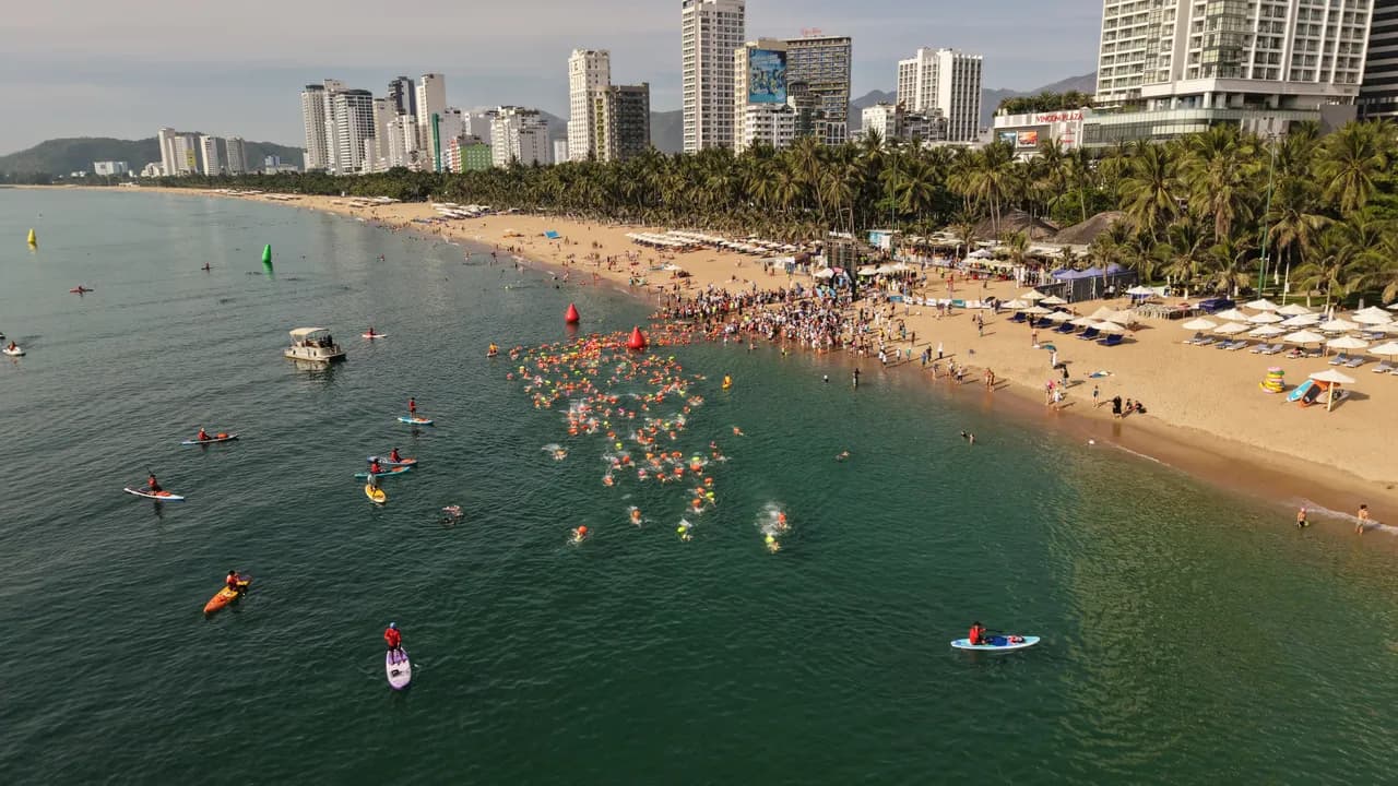Giải bơi SeaStar Nha Trang Bay
